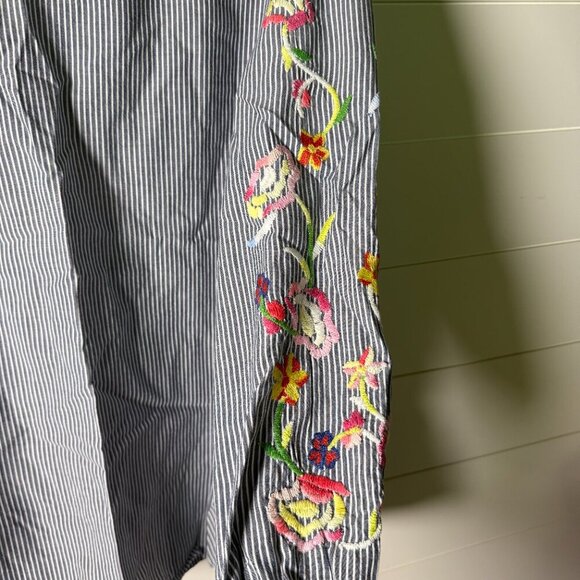 Talbots Long Sleeve Black & White Stripe with Floral Embroidery 100% Cotton Sz L - Picture 7 of 8